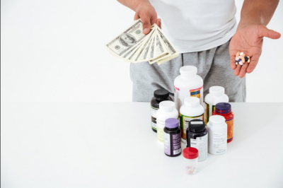 Трамп договорился с девятью фармкомпаниями о снижении цен на лекарства в США